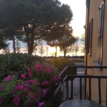 Corte Trento Desenzano del Garda Bagian luar foto